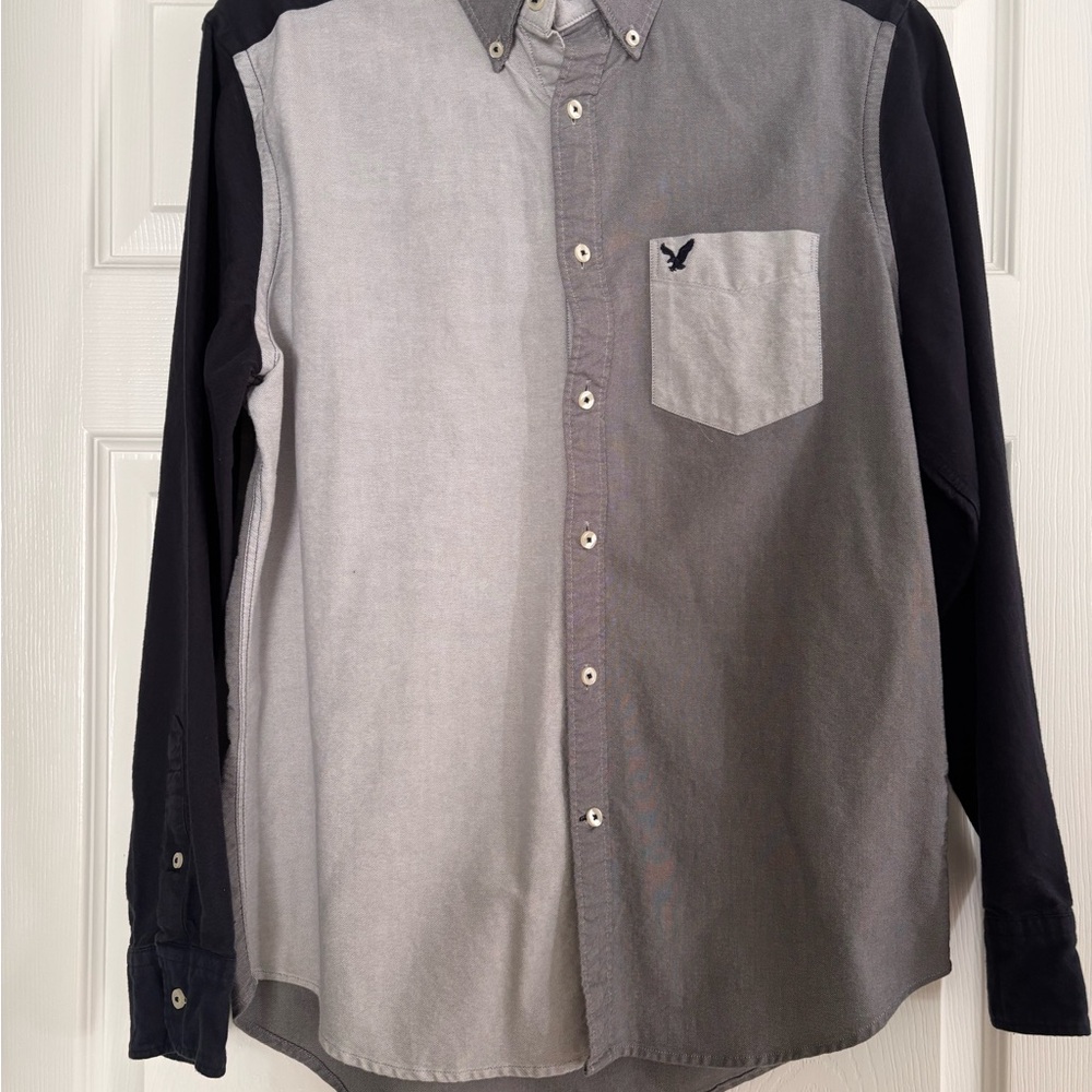 American Eagle Outfitters Gray and Black Casual Button Down Shirt